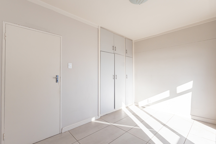 To Let 2 Bedroom Property for Rent in Green Point Western Cape